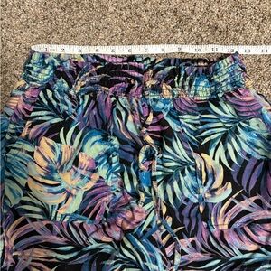 Time and Tru Multicolor Garment